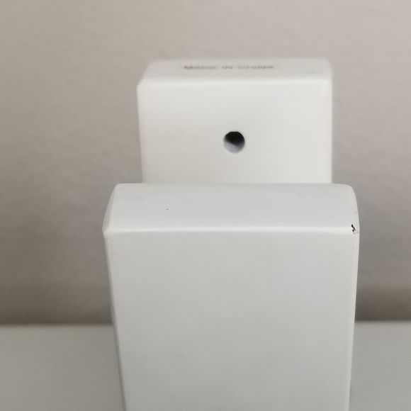 Giant Clothespin Paper Clip Desktop Note Holder 8"x2" - Picture 4 of 8